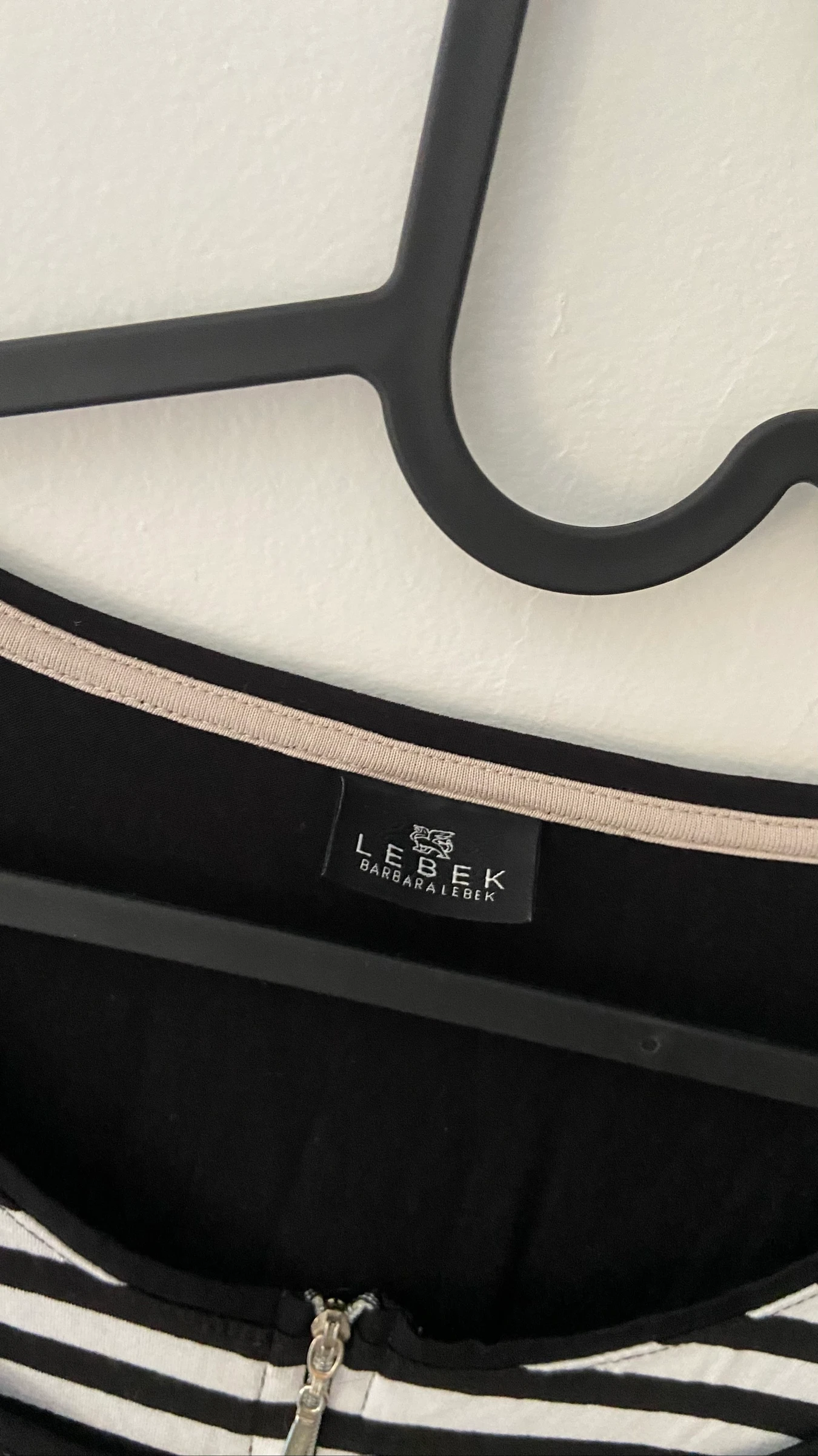 Haut noir et blanc avec dentelle Neuf – photo 4